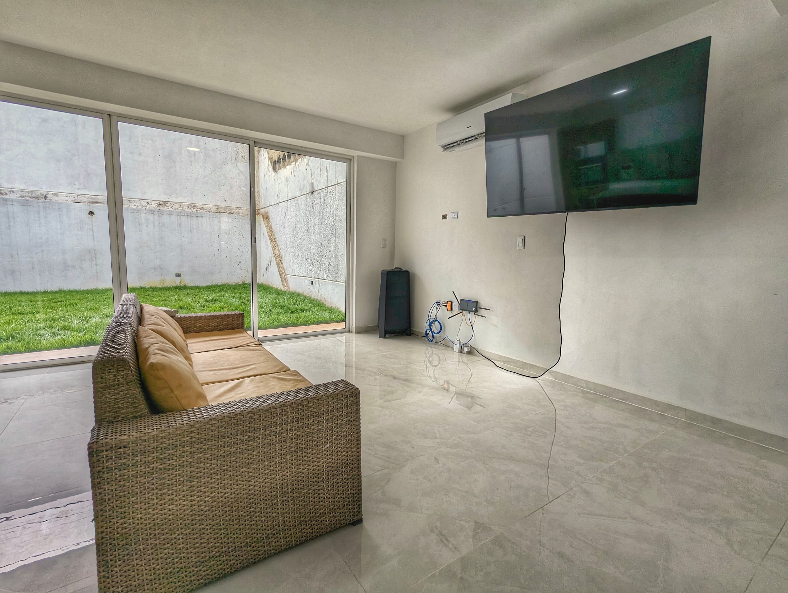 Brandnew House in El Trigal Norte - Hermosa Casa en El Trigal Norte